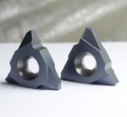 Yüksek Dayanıklılık CNC Diş Açma Uç Takımları Parlak Tokluk